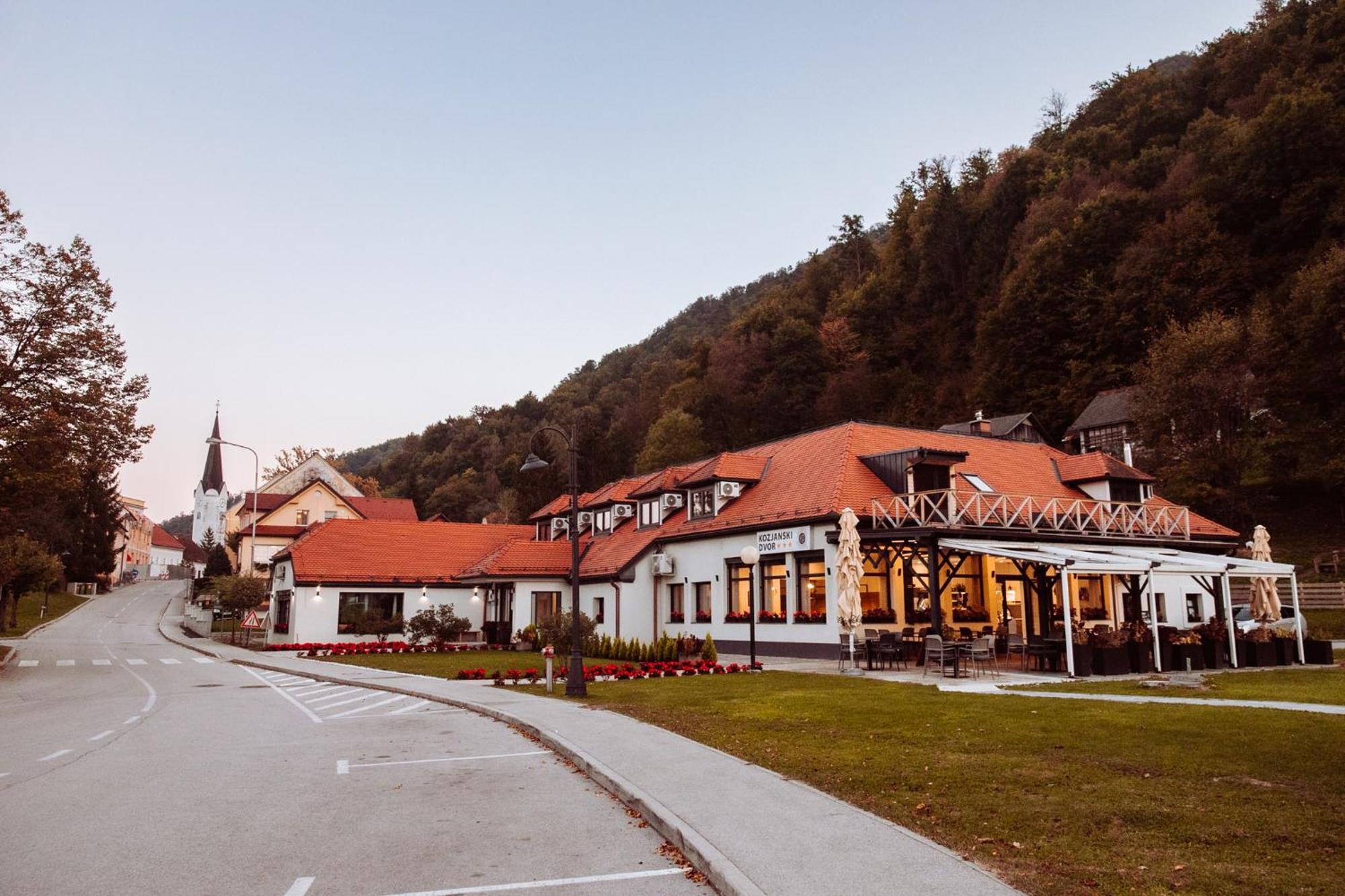 Kozjanski Dvor Podčetrtek Eksteriør billede